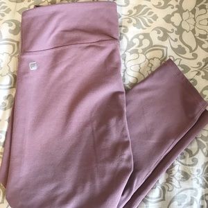 Fabletics Solar Solid PowerHold Capri